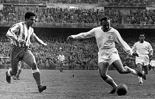 10 Greatest Soccer Players Who Wore the Number 9 Jersey