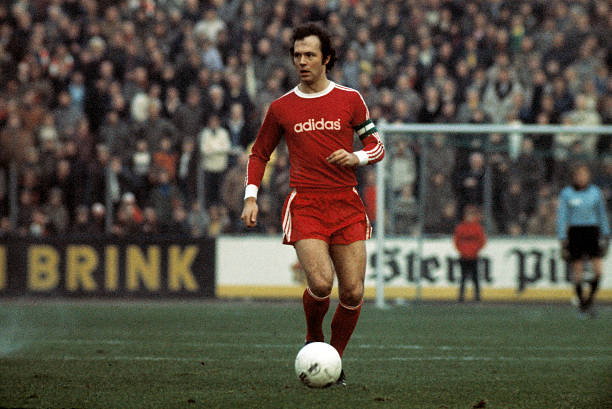 10 Greatest Soccer Players Who Wore the Number 4 Jersey