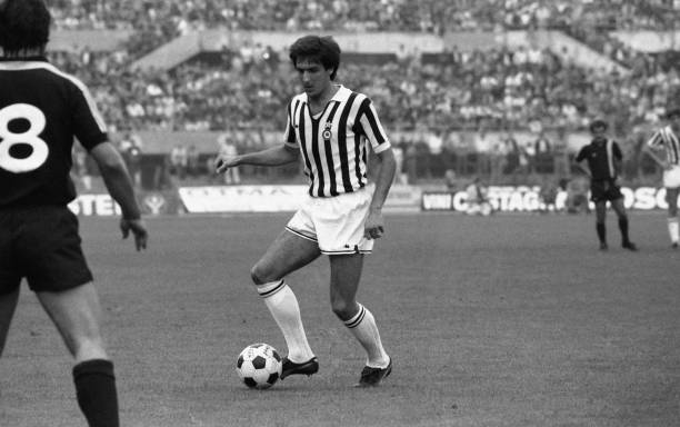 10 Greatest Soccer Players Who Wore the Number 6 Jersey