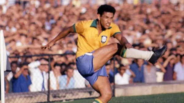 10 Greatest Soccer Players Who Wore the Number 7 Jersey