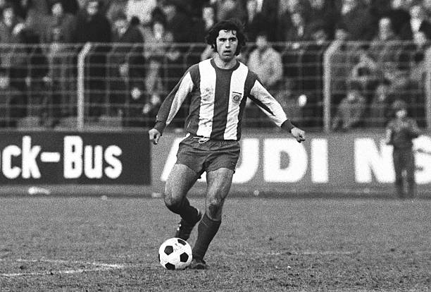 10 Greatest Soccer Players Who Wore the Number 9 Jersey