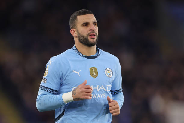 10 Greatest Soccer Players Who Wore the Number 2 Jersey