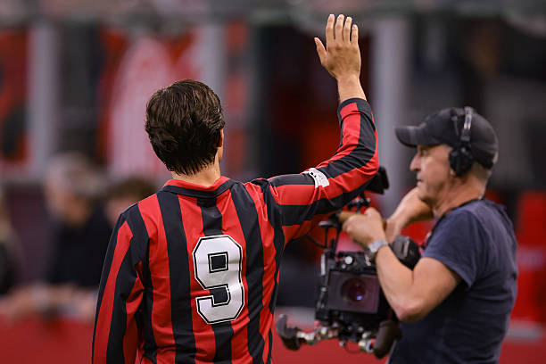 10 Greatest Soccer Players Who Wore the Number 9 Jersey