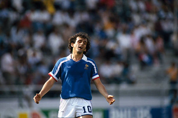10 Greatest Soccer Players Who Wore the Number 10 Jersey