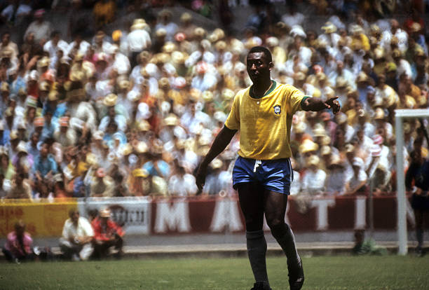 10 Greatest Soccer Players Who Wore the Number 10 Jersey