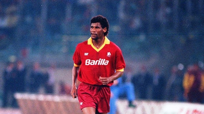 10 Greatest Soccer Players Who Wore the Number 6 Jersey